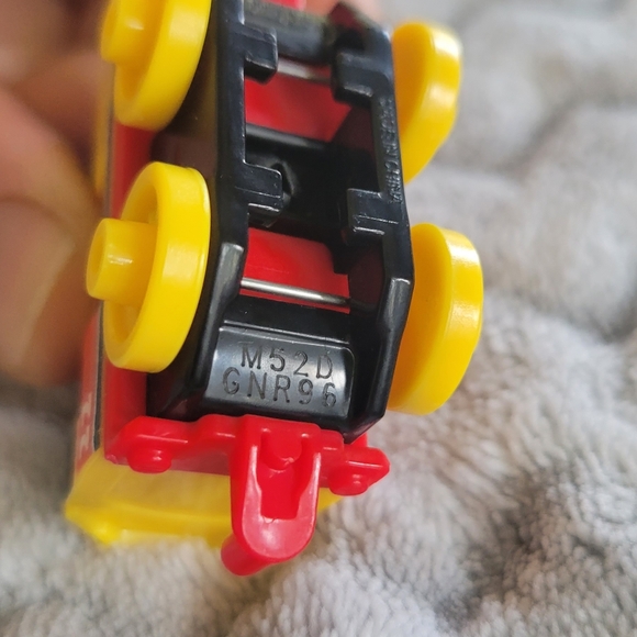 FISHER PRICE THOMAS & FRIENDS MINIS 2020 75TH ANNIVERSARY REBECCA MINI FIGURE - Picture 9 of 10